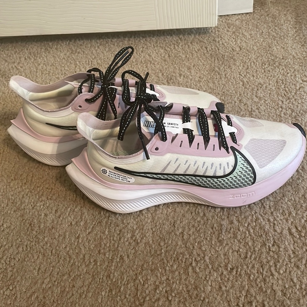 Women’s Nike Zoom Gravity size 7